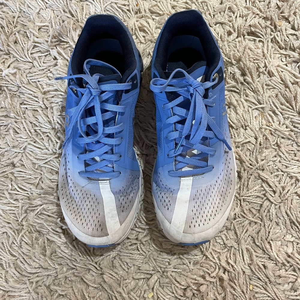 Size 5.5 Blue, Grey, & White On Running/Cloud Sneaker
